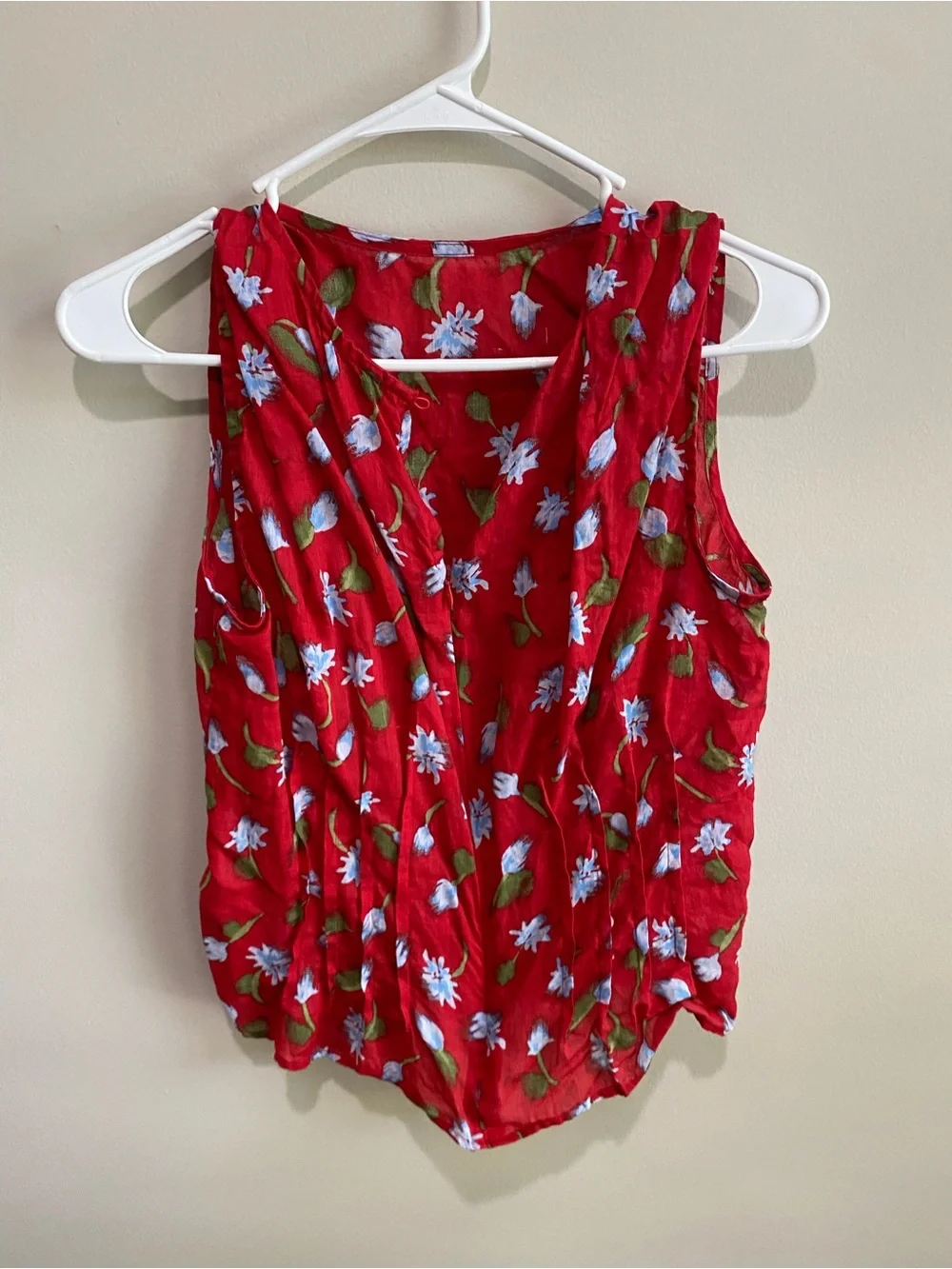 Pintuck shell top in brushed daisy-print ramie